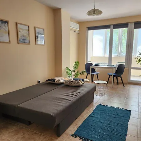 Cozy Spacious In Apartament Varna