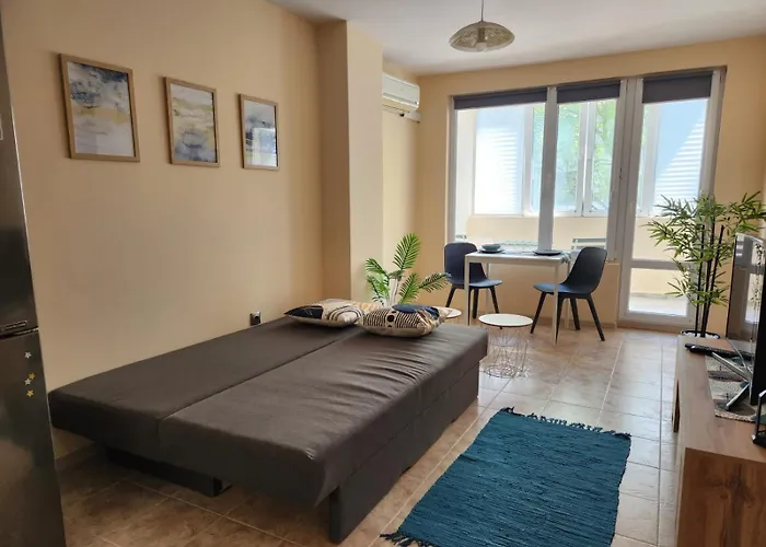 Cozy Spacious In Apartament Warna