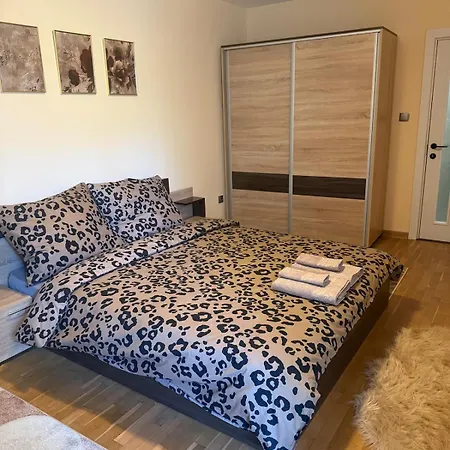 Cozy Spacious In * Warna